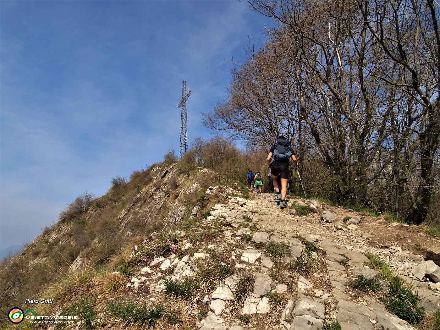 05 In vetta al Canto Alto (1146 m).JPG